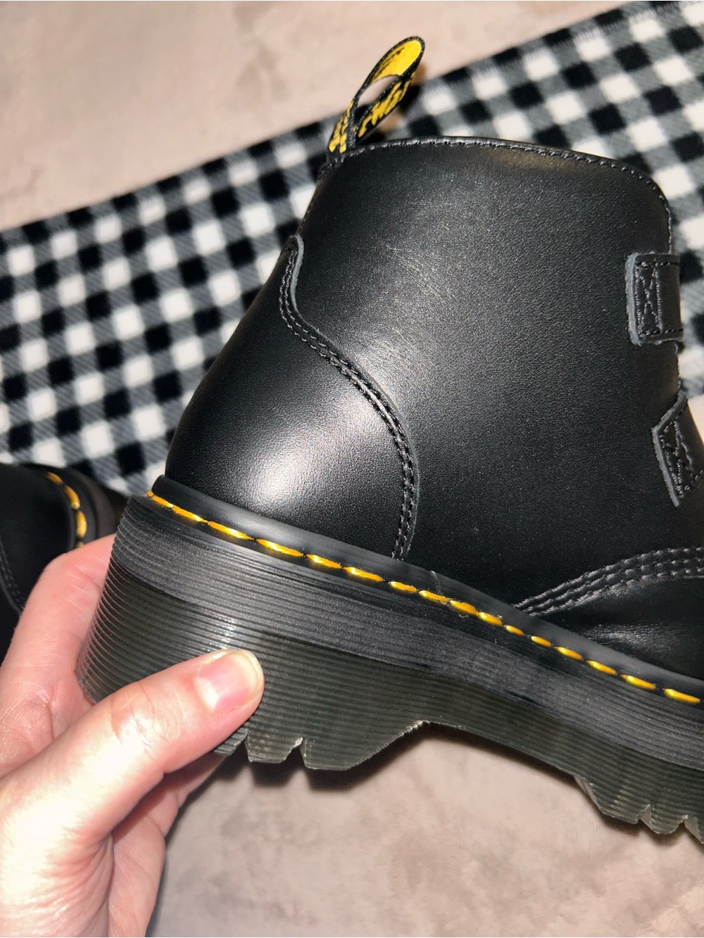 NWOB Dr. Martens Devon Platform Ankle Boots women’s size 7 - Picture 5 of 8